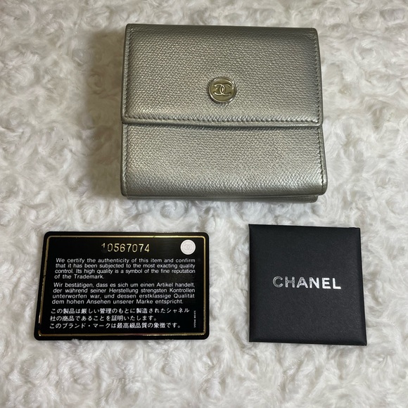 Chanel Sevruga Silver Compact Wallet 🩶 - Picture 15 of 16